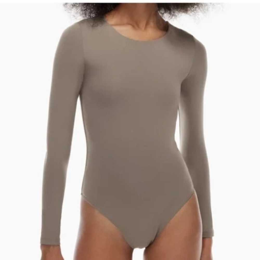 Aritzia Babaton Gray Contour Bodysuit